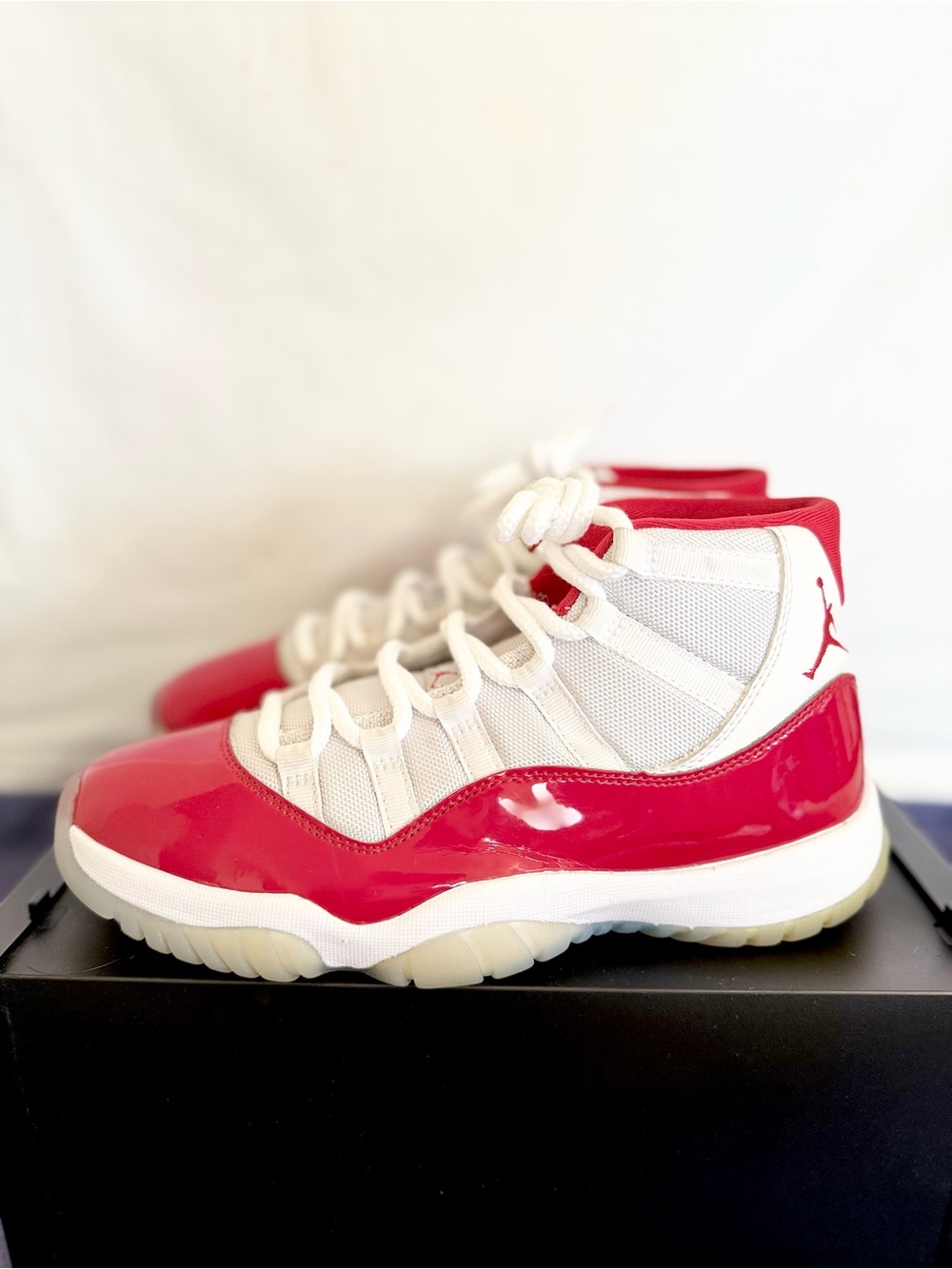 AUTHENTIC Jordan 11 Retro Cherry size 8 CT8012-116 2022 PRE-OWNED - Picture 2 of 8